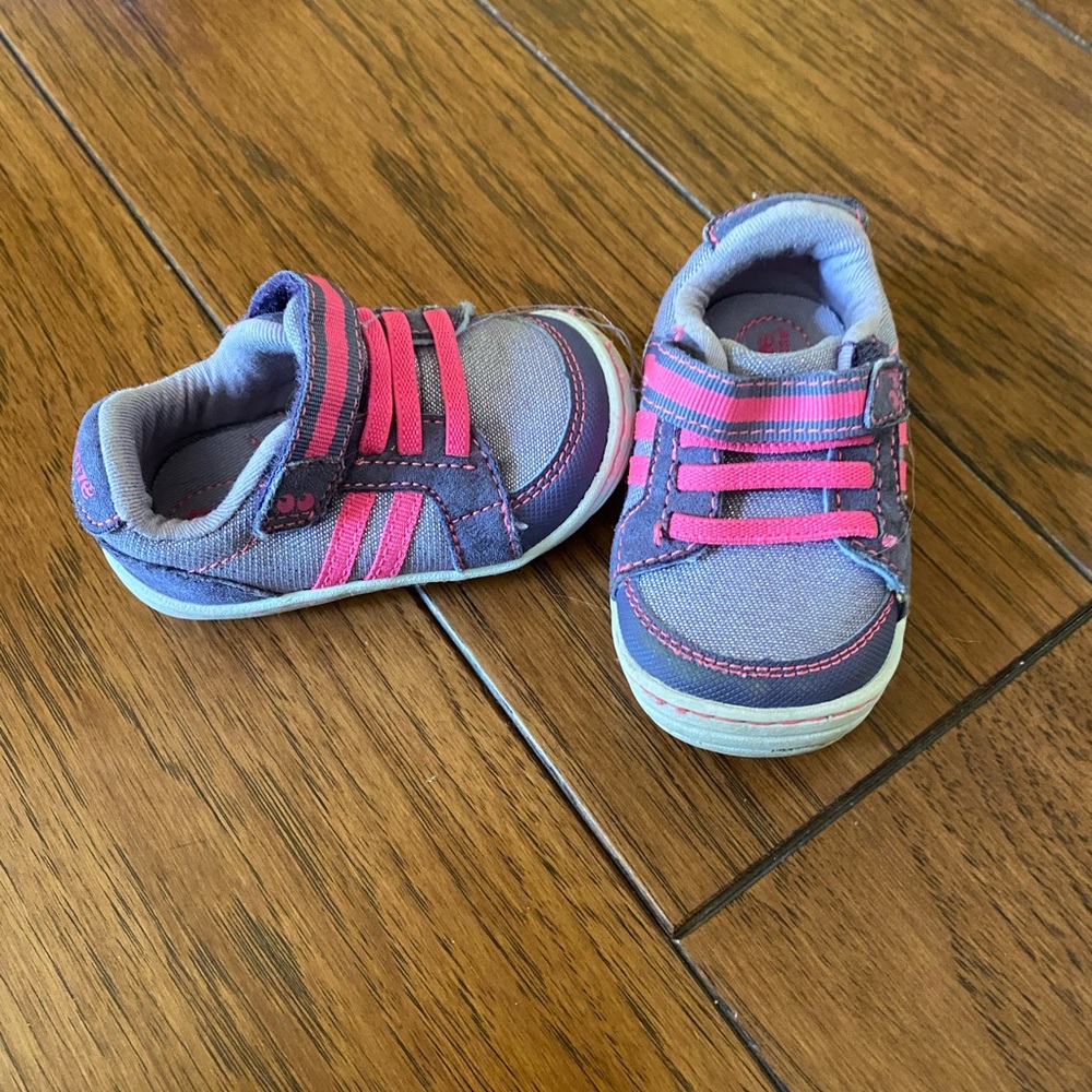 Girls walking shoes